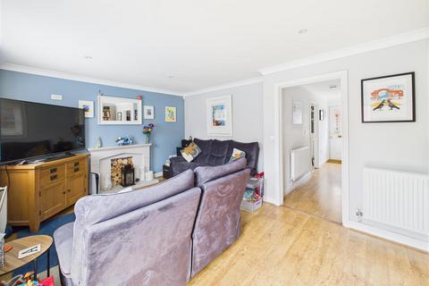 15 Amis Way, Stratford-upon-avon, CV37 7JD