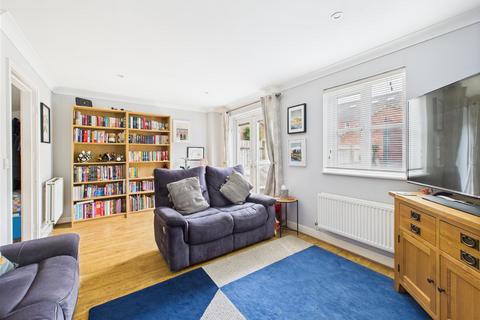 15 Amis Way, Stratford-upon-avon, CV37 7JD