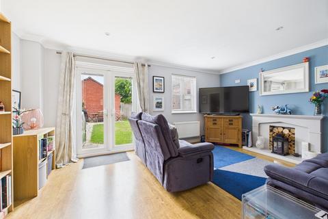 15 Amis Way, Stratford-upon-avon, CV37 7JD
