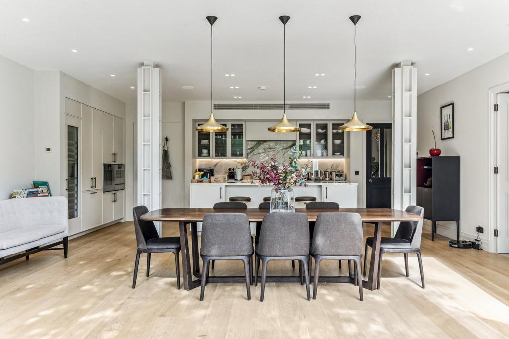 Kitchen/Dining Area