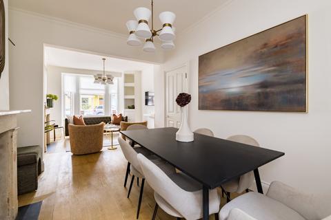 3 bedroom terraced house for sale, Dale Street, London