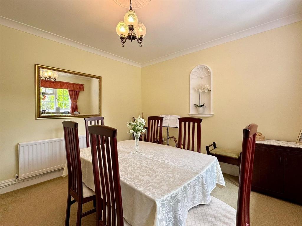 Dining room (2)-fotor-2025060614737.jpg