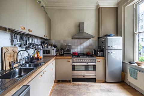 3 bedroom flat for sale, Almeida Street, Islington, London