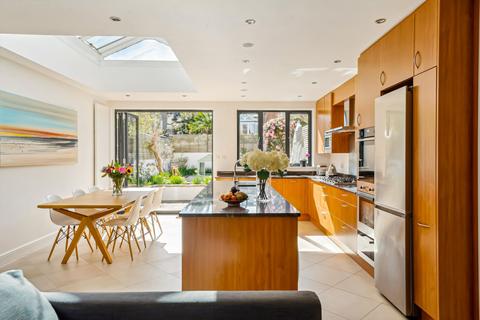 4 bedroom terraced house for sale, Calbourne Road, Nightingale Triangle, London, SW12