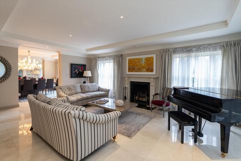 5 bedroom detached house for sale, Carrington Close, Coombe, Kingston Upon Thames, KT2