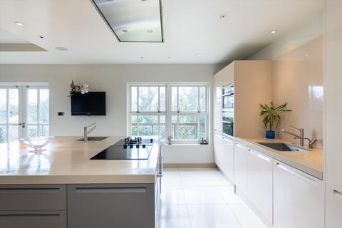 5 bedroom detached house for sale, Carrington Close, Coombe, Kingston Upon Thames, KT2