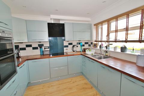 49 Knott Oaks, Combe, Witney, OX29 8PJ