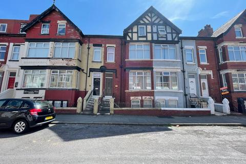 8 bedroom house for sale