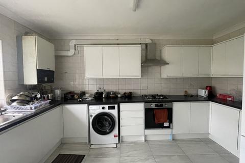 1 bedroom semi-detached house to rent, Elmsleigh Avenue, Harrow, HA3