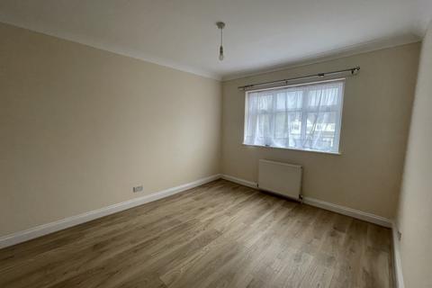 1 bedroom semi-detached house to rent, Elmsleigh Avenue, Harrow, HA3