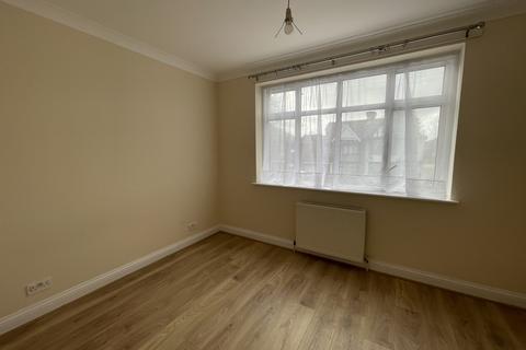1 bedroom semi-detached house to rent, Elmsleigh Avenue, Harrow, HA3