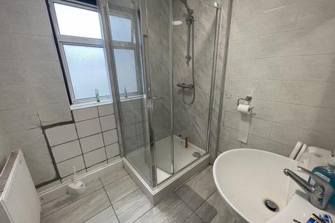 1 bedroom semi-detached house to rent, Elmsleigh Avenue, Harrow, HA3