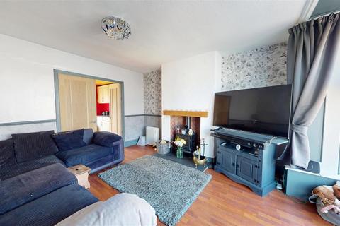 3 bedroom townhouse for sale, Newlands Grove, Northowram, Halifax