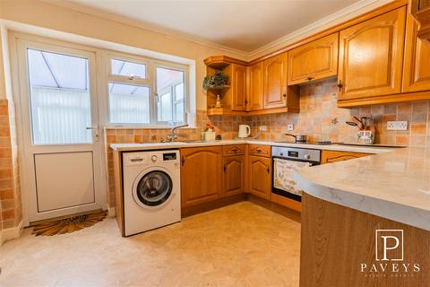 48 Bemerton Gardens, Kirby Cross, Frinton-on-sea, CO13 0QE