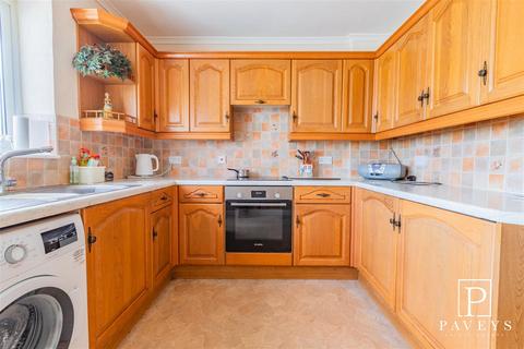 48 Bemerton Gardens, Kirby Cross, Frinton-on-sea, CO13 0QE