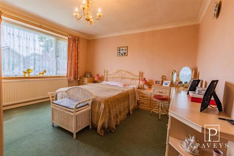 48 Bemerton Gardens, Kirby Cross, Frinton-on-sea, CO13 0QE