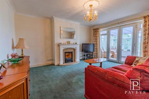 48 Bemerton Gardens, Kirby Cross, Frinton-on-sea, CO13 0QE