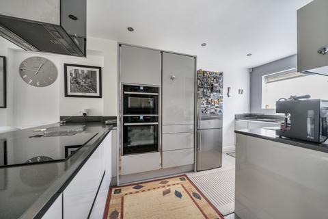 2 Penn Gardens, Chislehurst, BR7 5RY
