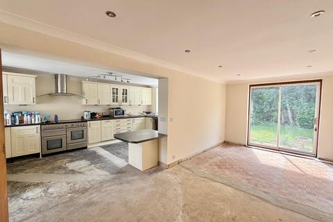 4 bedroom detached house for sale, Grosvenor Close, Ashley Heath, BH24 2HG