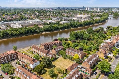undefined, Chiswick Staithe, Hartington Road, London, W4