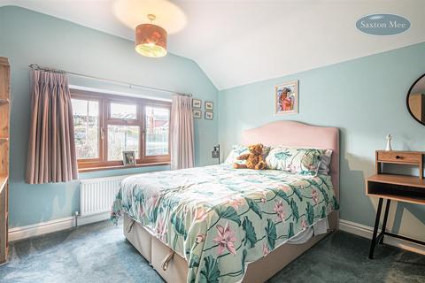 6 Linden Crescent, Stocksbridge, Sheffield, S36 1DF