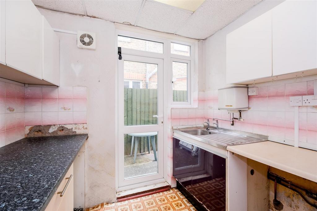 57 Blyth Road-7.jpg