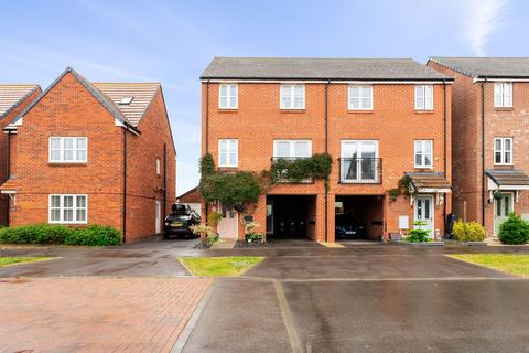 67 Adlam Way, Salisbury, SP2 9FA