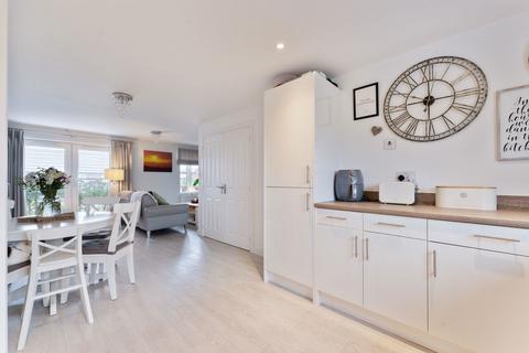 67 Adlam Way, Salisbury, SP2 9FA