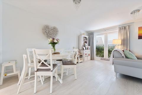 67 Adlam Way, Salisbury, SP2 9FA