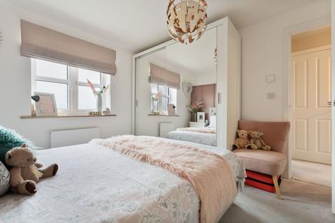 67 Adlam Way, Salisbury, SP2 9FA