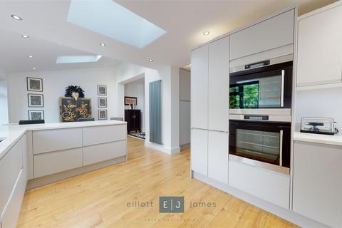 17 Harwater Drive, Loughton, IG10 1LP