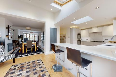 17 Harwater Drive, Loughton, IG10 1LP