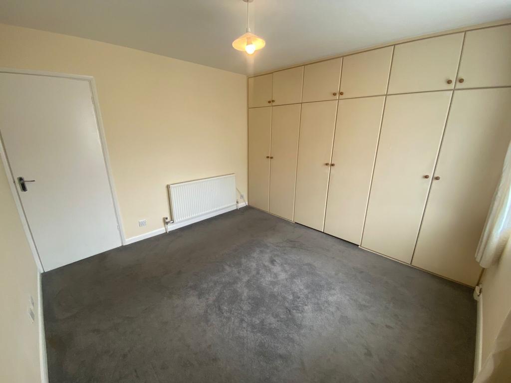 Bedroom 1 (2)