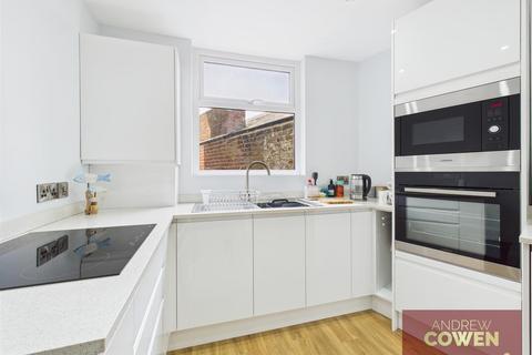 1 bedroom apartment for sale, Esplanade, Scarborough YO11