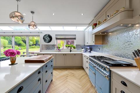 60 Howe Drive, Beaconsfield, HP9 2BD
