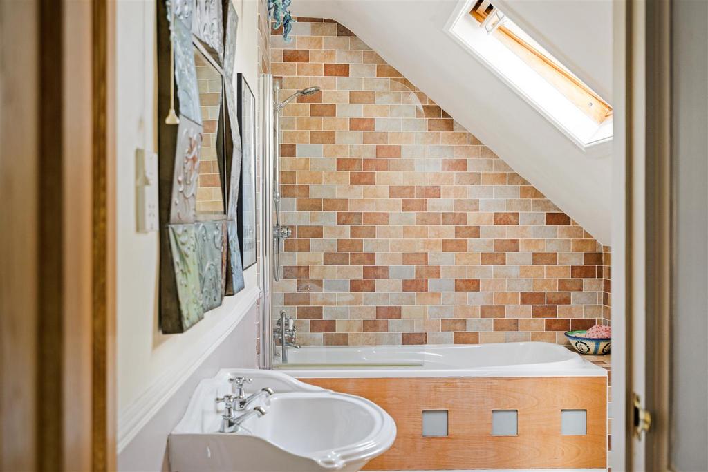 96431 Broadlands 3 Hill Wootton Road Leek Wootton