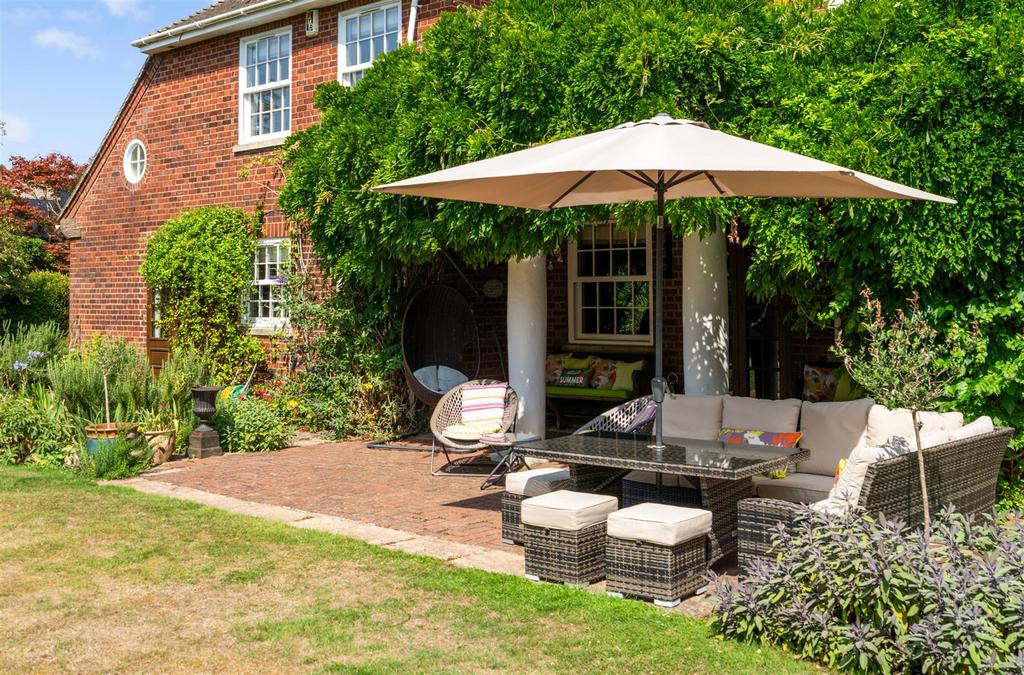 96431 Broadlands 3 Hill Wootton Road Leek Wootton