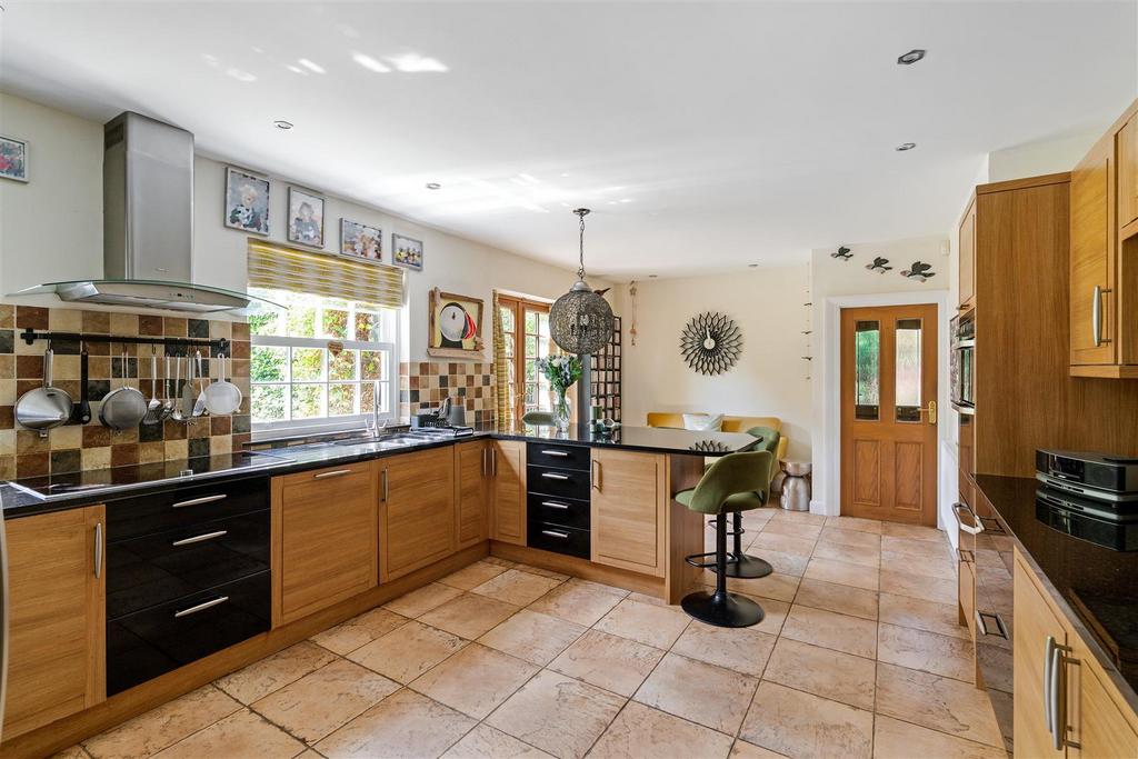 96431 Broadlands 3 Hill Wootton Road Leek Wootton