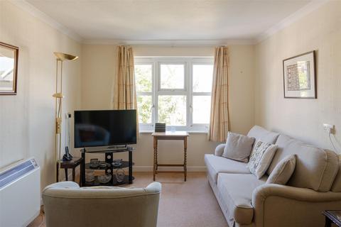 1 bedroom retirement property for sale, Westleigh Court, Nightingale Lane, Wanstead