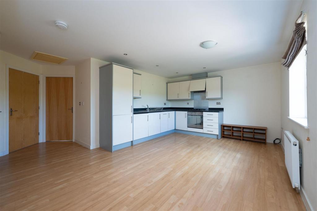 Kitchen / Lounge