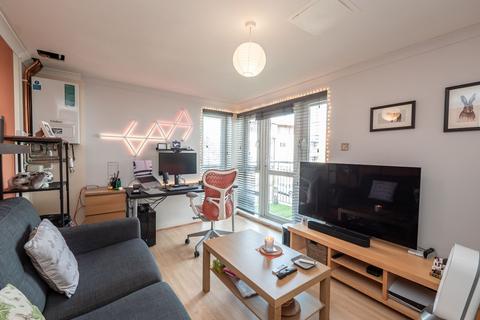 25/14 Brunswick Road, Edinburgh, EH7 5GY