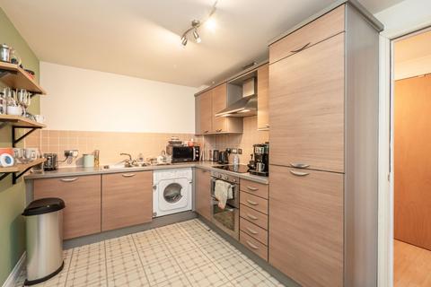 25/14 Brunswick Road, Edinburgh, EH7 5GY