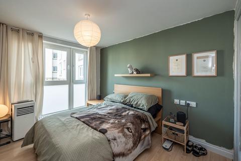 25/14 Brunswick Road, Edinburgh, EH7 5GY