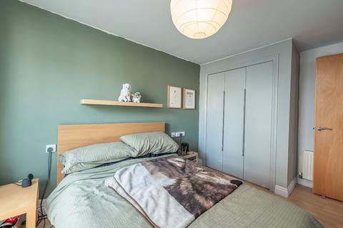 25/14 Brunswick Road, Edinburgh, EH7 5GY
