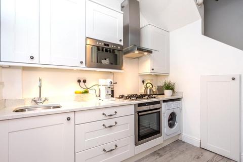 1 bedroom flat to rent, Grove Road, Windsor, SL4