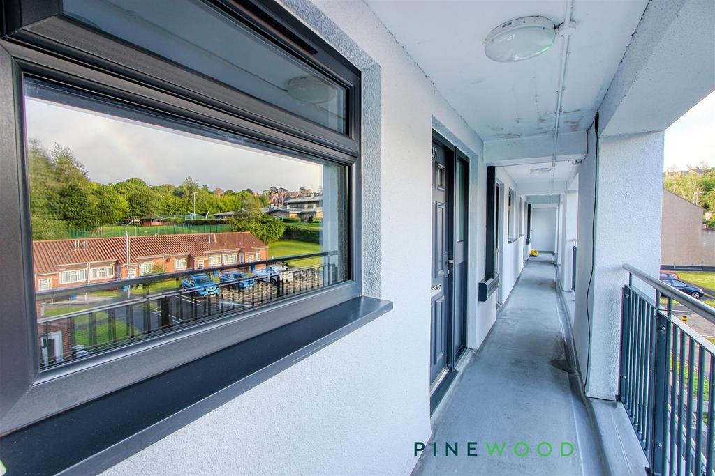 Landing/balcony