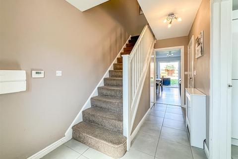 22 Oldmead Close, Romford, RM3 9FH