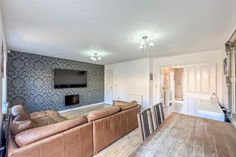 22 Oldmead Close, Romford, RM3 9FH