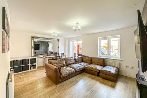 22 Oldmead Close, Romford, RM3 9FH