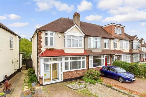 61 Inveresk Gardens, Worcester Park, KT4 7BB